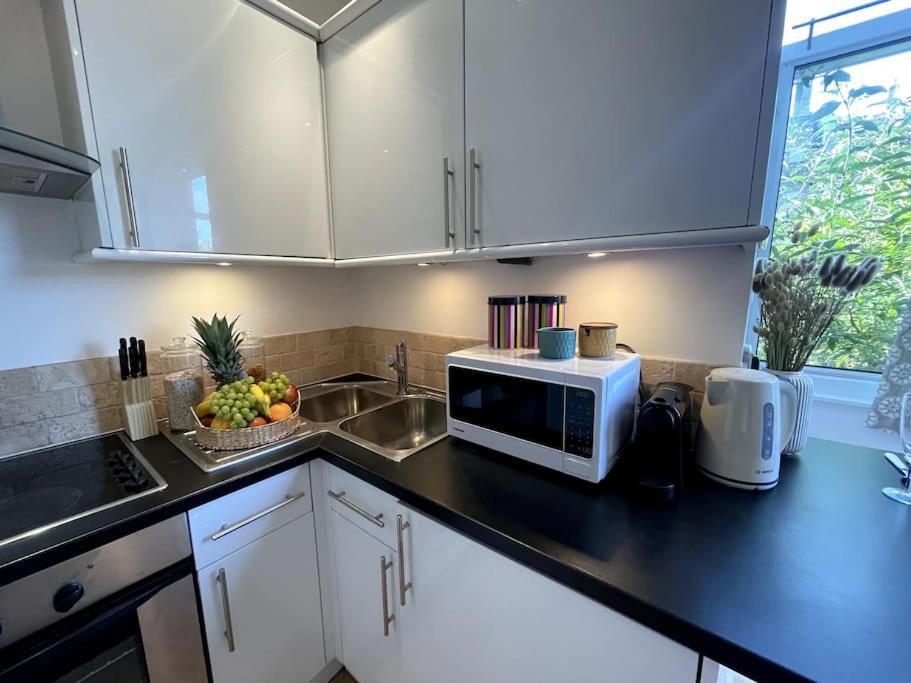 Cute&Cozy Studio Apt In Barons Court لندن المظهر الخارجي الصورة