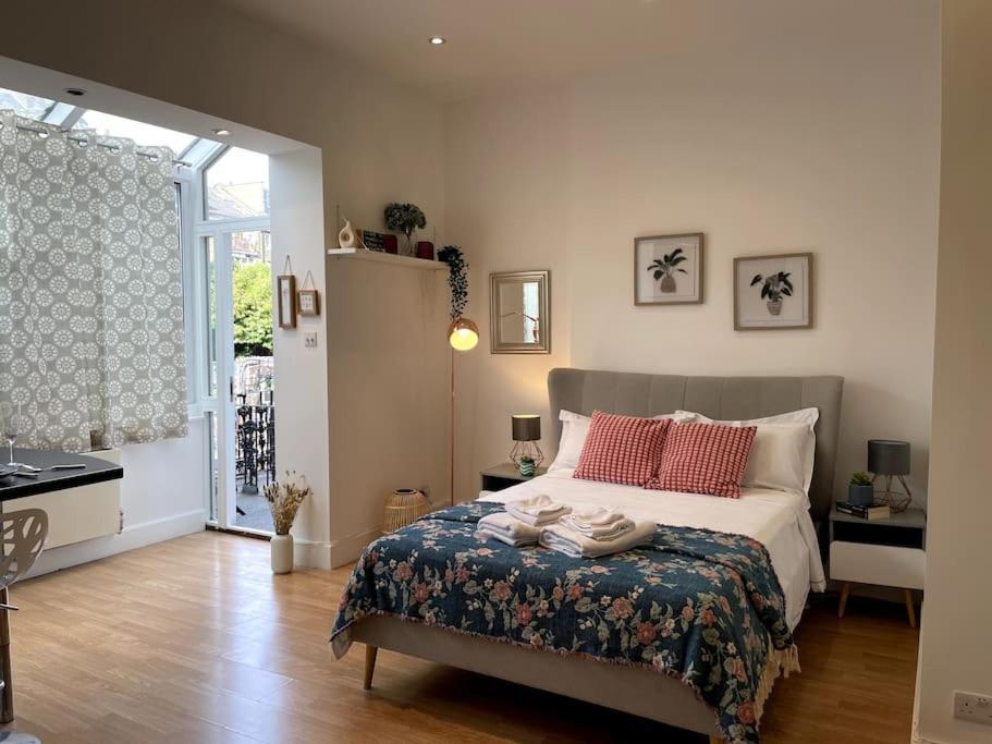 Cute&Cozy Studio Apt In Barons Court لندن المظهر الخارجي الصورة