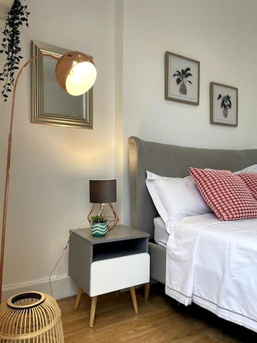 Cute&Cozy Studio Apt In Barons Court لندن المظهر الخارجي الصورة