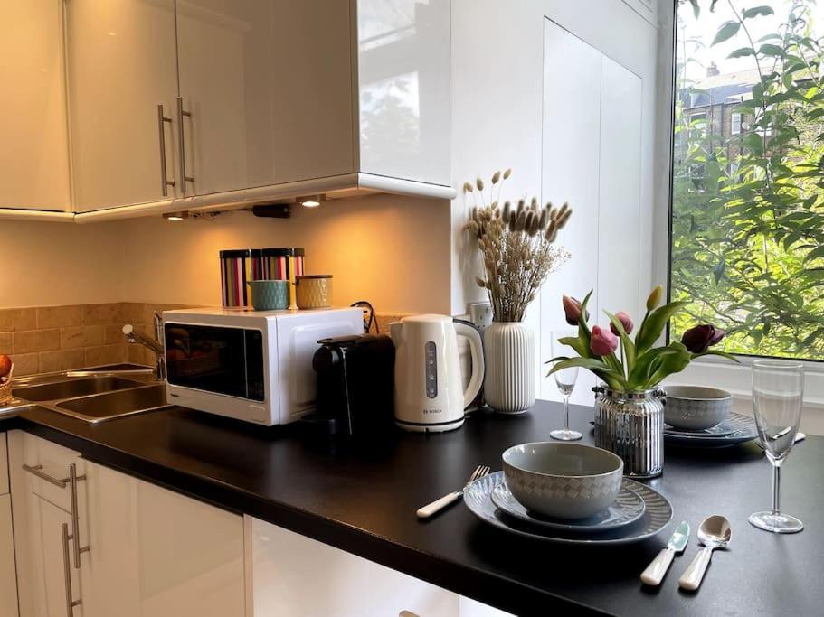 Cute&Cozy Studio Apt In Barons Court لندن المظهر الخارجي الصورة